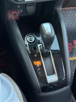 نيسان فيرسا